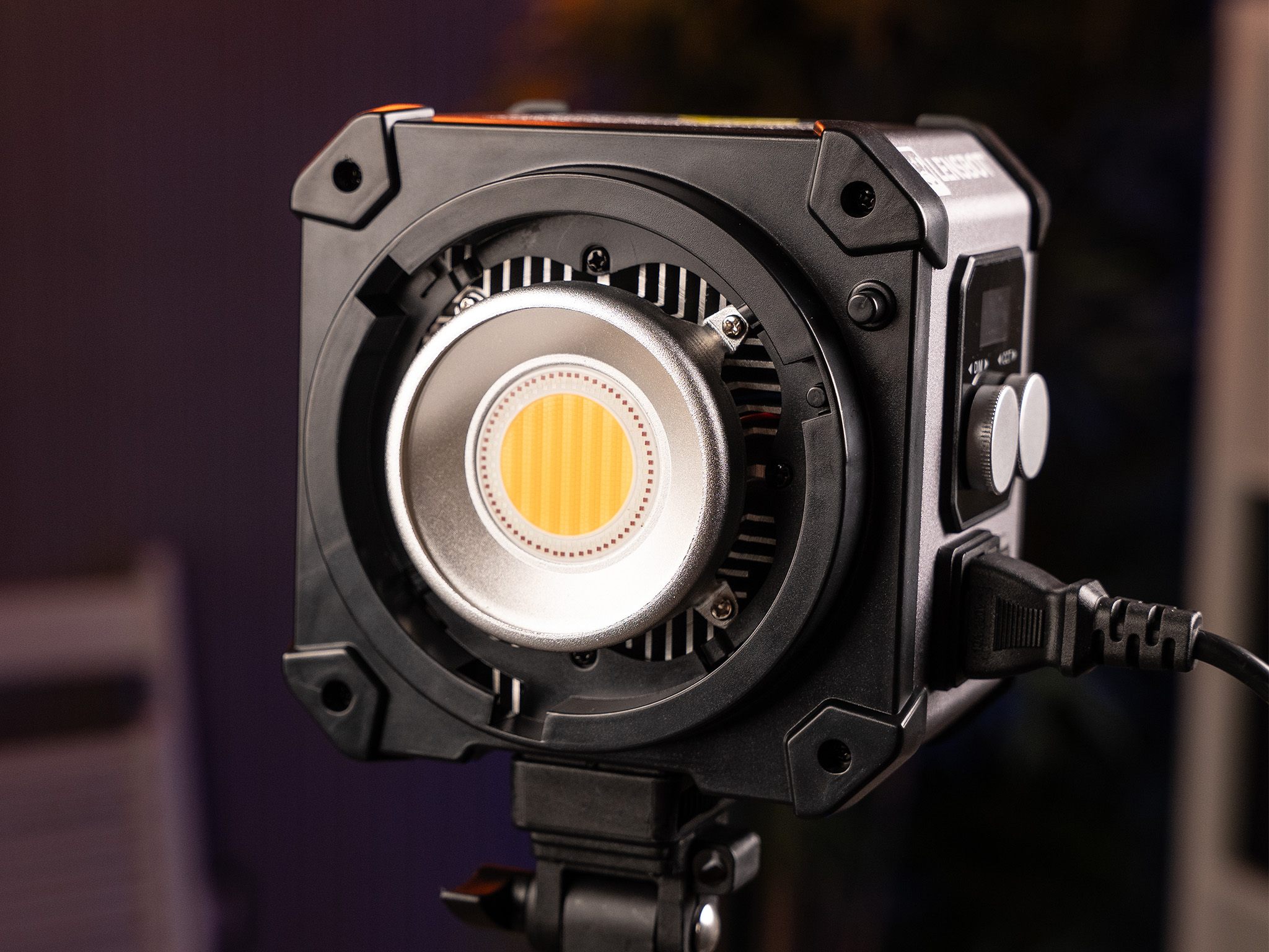 Detail COB LED čipu světla LENSBOT Core 230/330 RGB